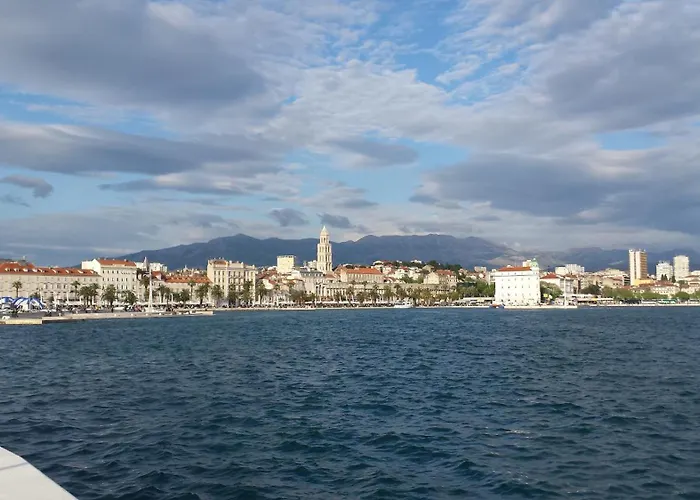 Apartment Marinis